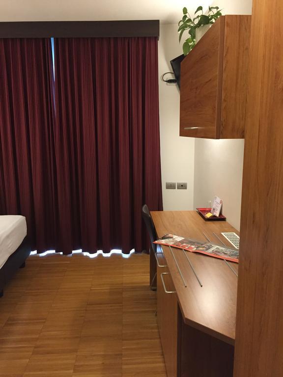 Hotel Garni Al Marinaio Trento Esterno foto