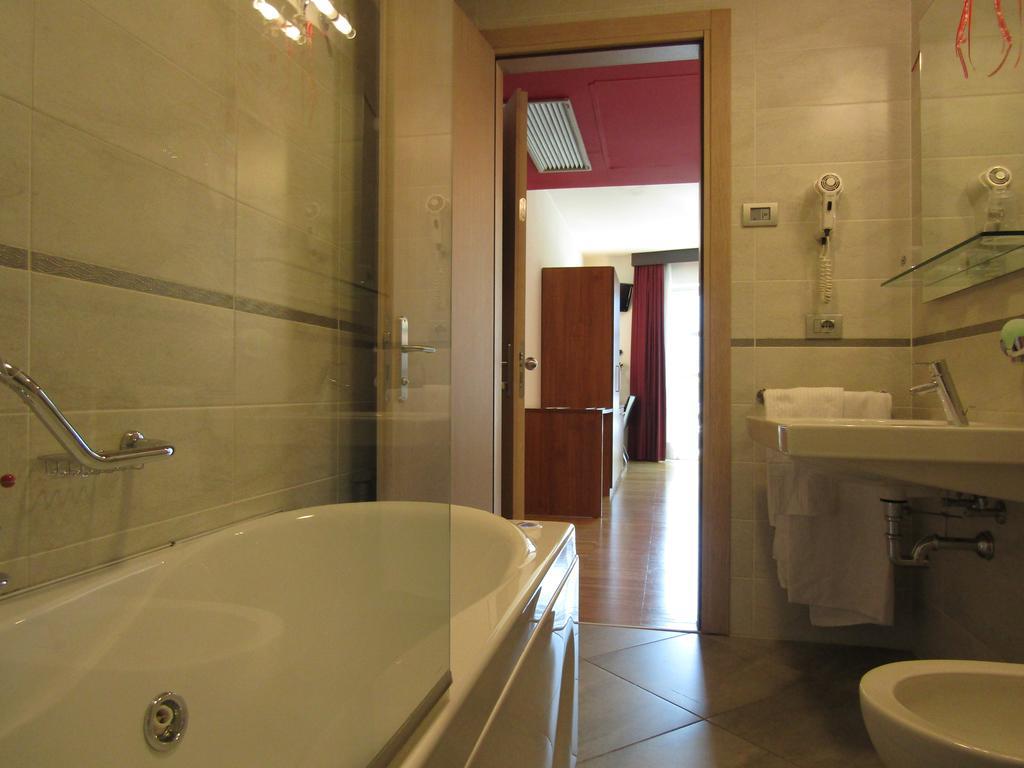 Hotel Garni Al Marinaio Trento Esterno foto